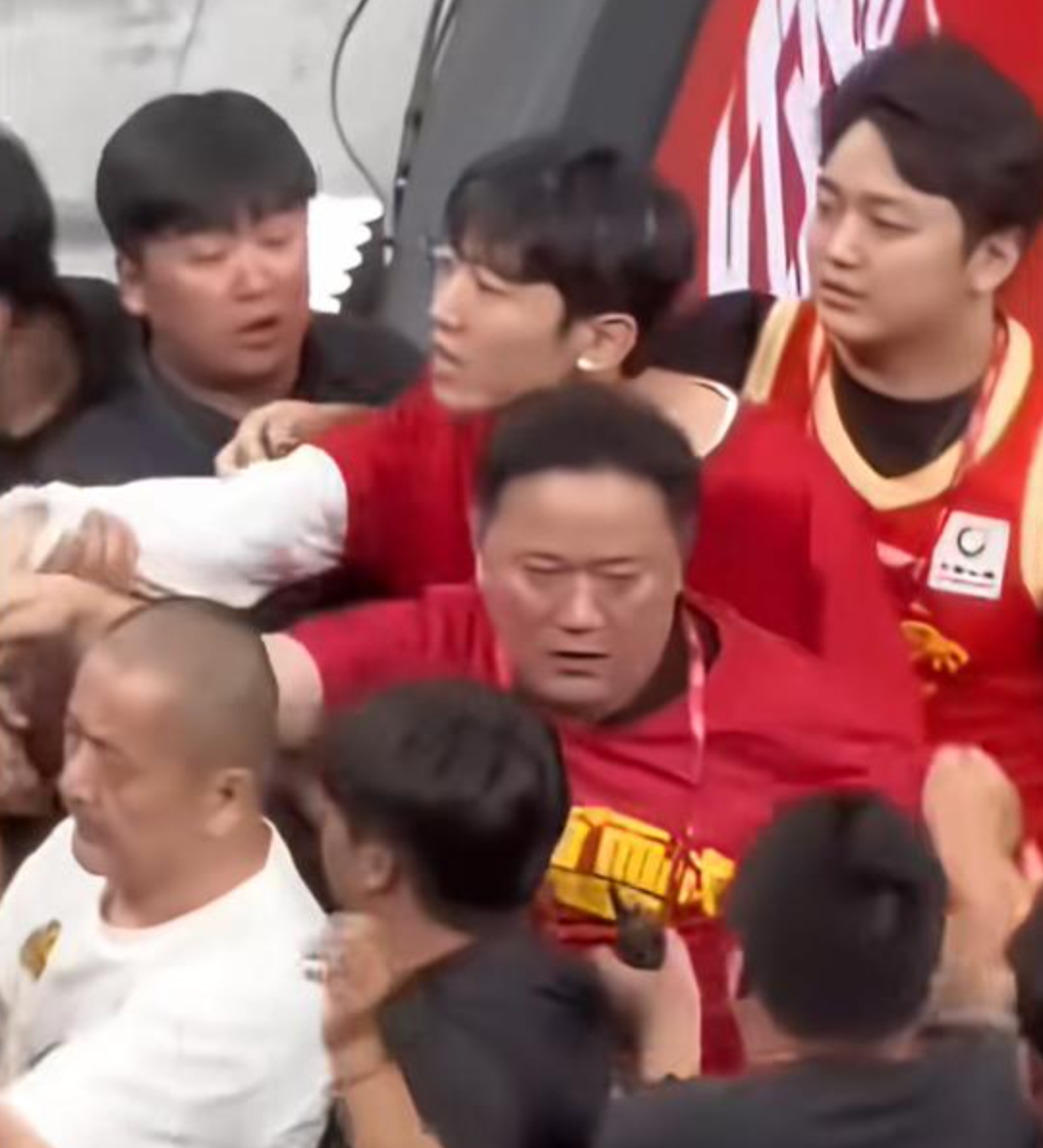 尽管得到了莫兰特，但人员拥挤的开拓者并不打算送走后场老将？